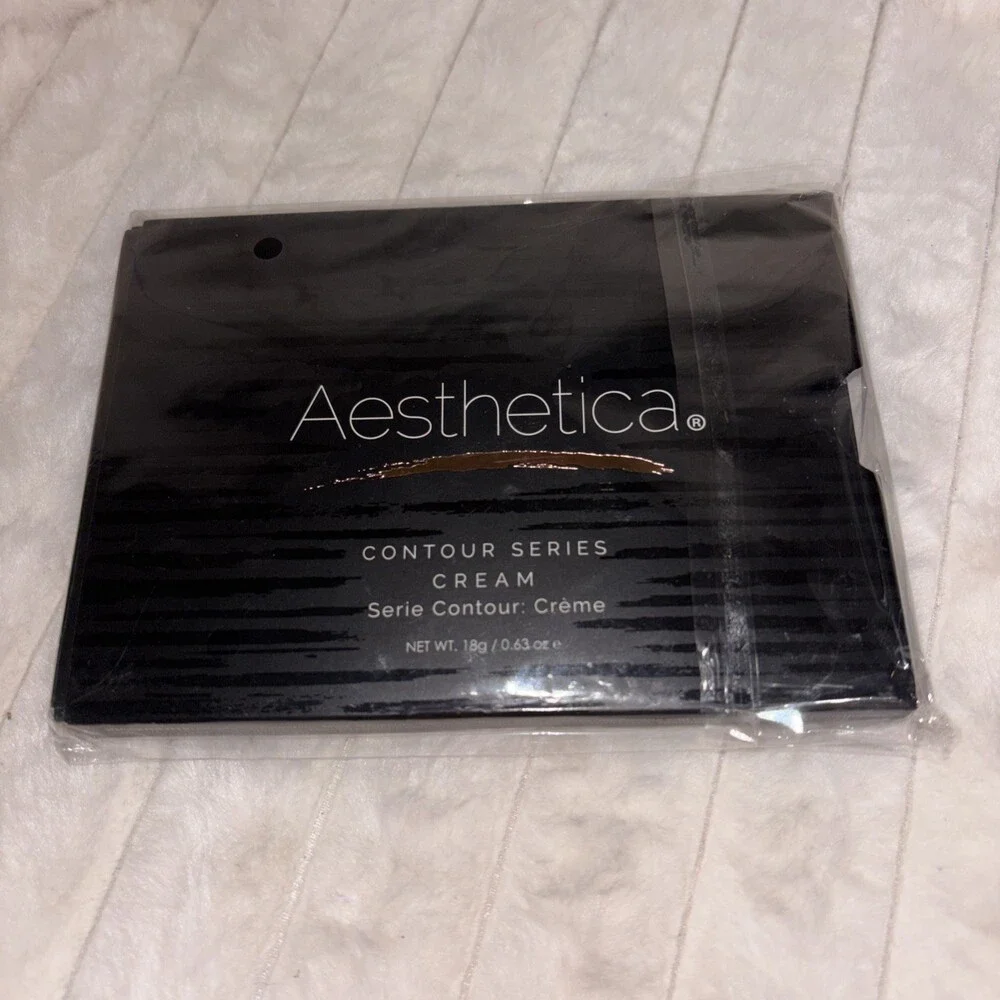New Aesthetica Cosmetics Contour Series Cream Compact 21236-18gm/.063oz.